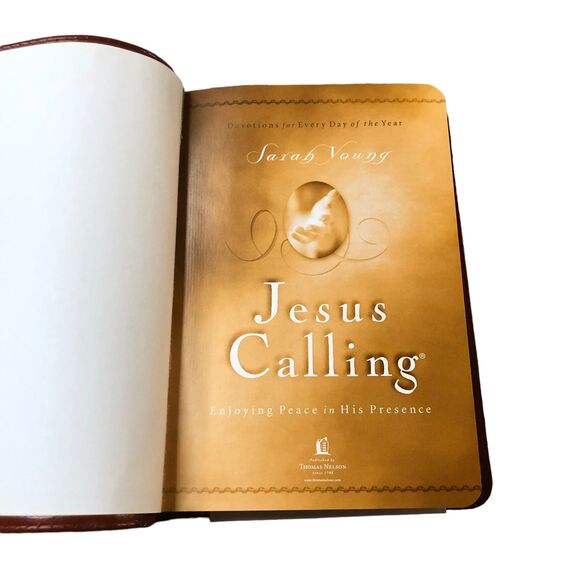 Jesus Calling: Enjoying Peace in his Presence NOS Daily Devotional/Inspirational - Picture 3 of 7